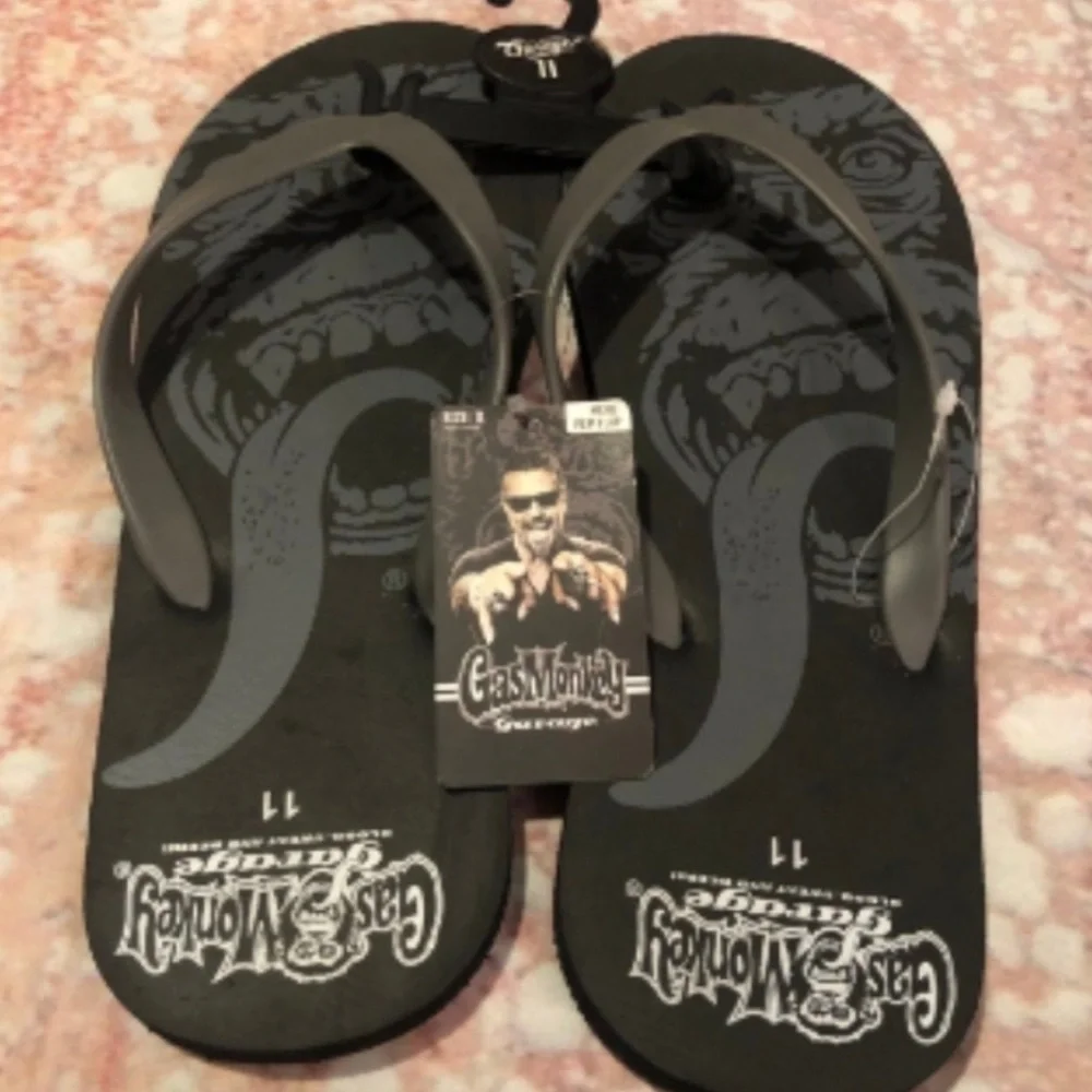 NWT Men's Gas Monkey Flip-flops